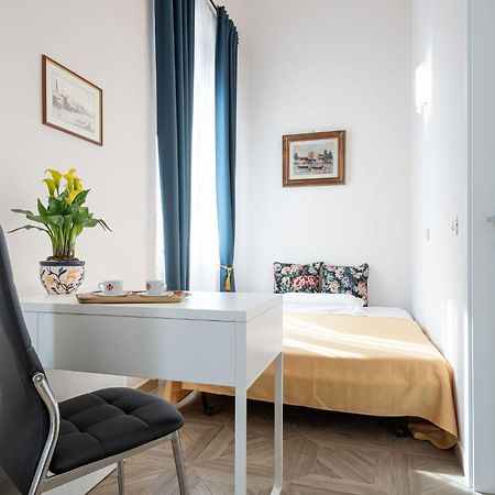 Cadorna Rooms In Florence Exterior photo