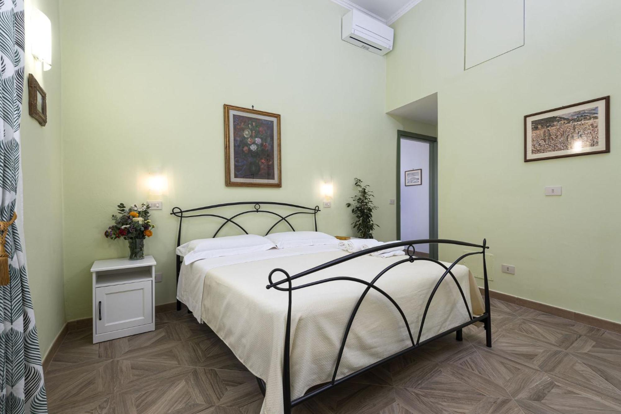 Cadorna Rooms In Florence Exterior photo